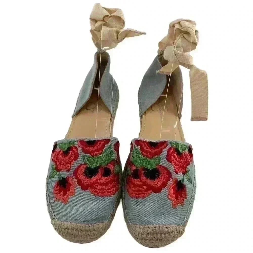 Jessica Simpson Flippo flats size 8.5 38.5 denim floral embroidered espadrilles